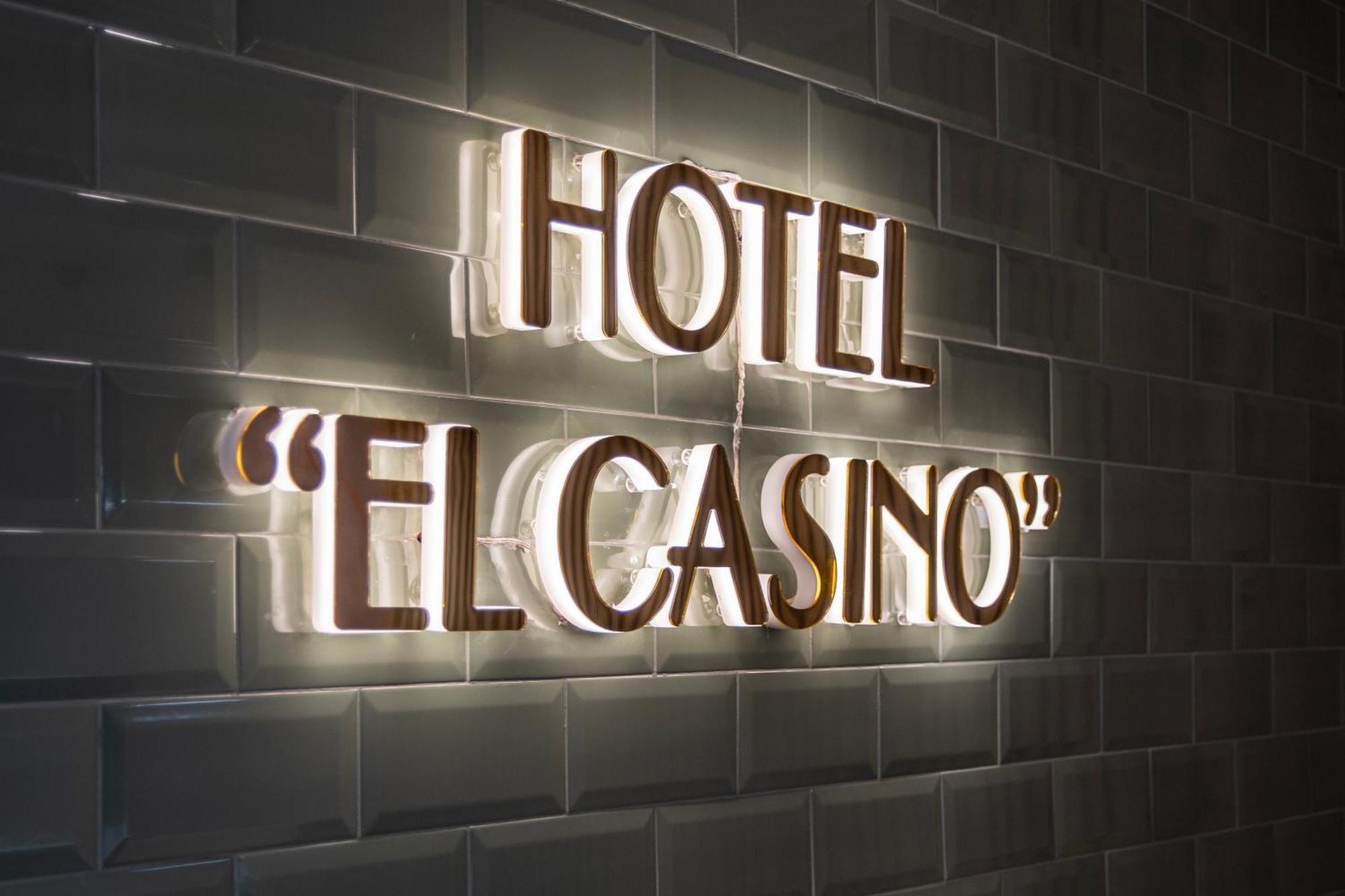 Hotel & Restaurante El Casino บียาฟรันกา เดล เบียร์โซ ภายนอก รูปภาพ